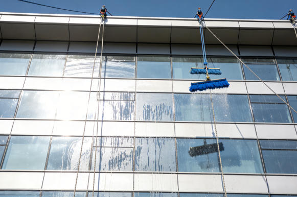 自贡高空外墙清洗不同材质的清洗工艺  